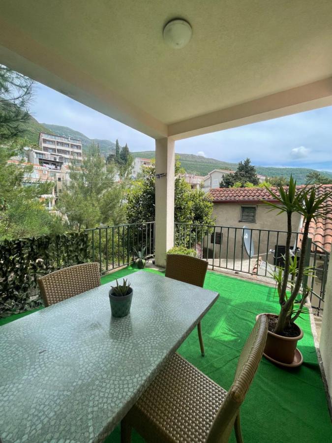 Apartments Mandarina Garden Petrovac Exterior photo