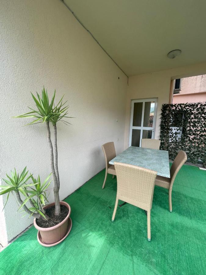 Apartments Mandarina Garden Petrovac Exterior photo